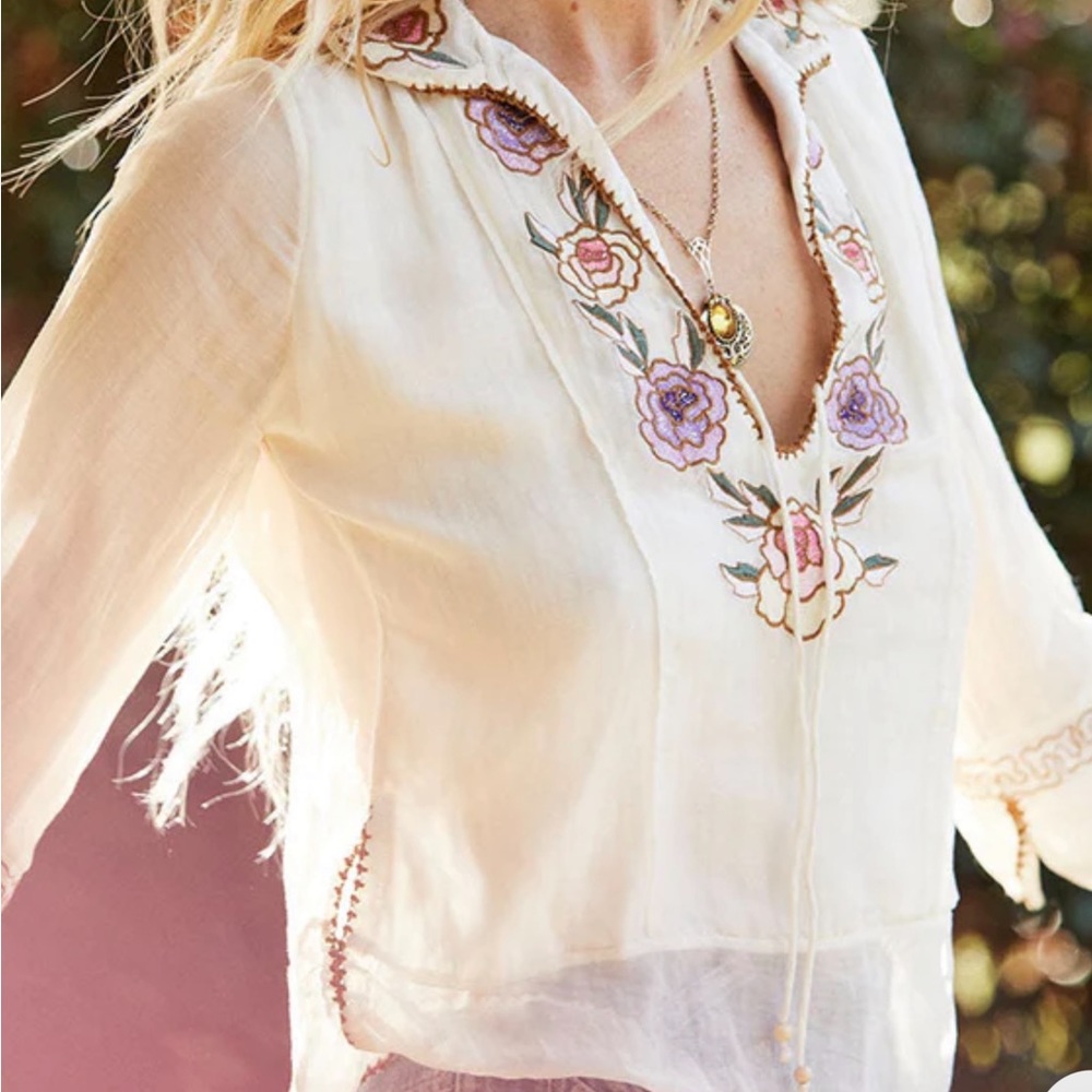 🌼CU Helplessly Hoping Cotton Silk Blouse